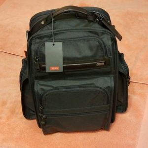 TumiT-Pass Business Class Brief Pack